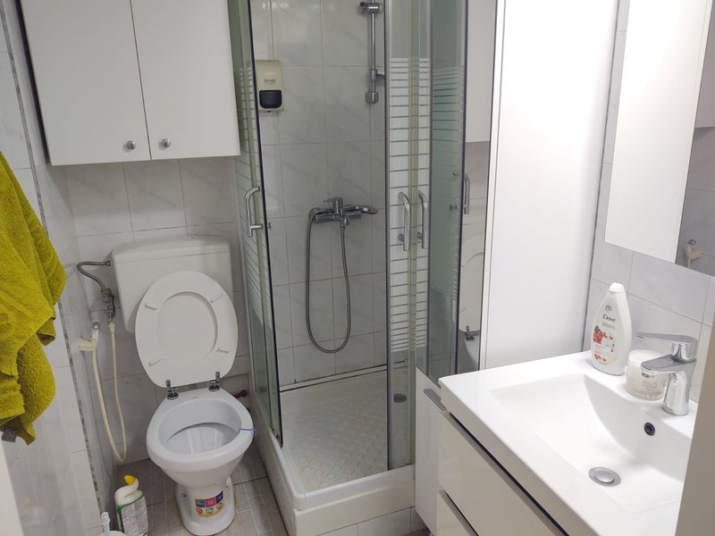 Romana, Magheru 32-36, intrare de pe bulevard,